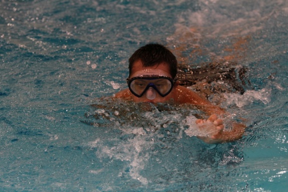 8 18 12 Swim005